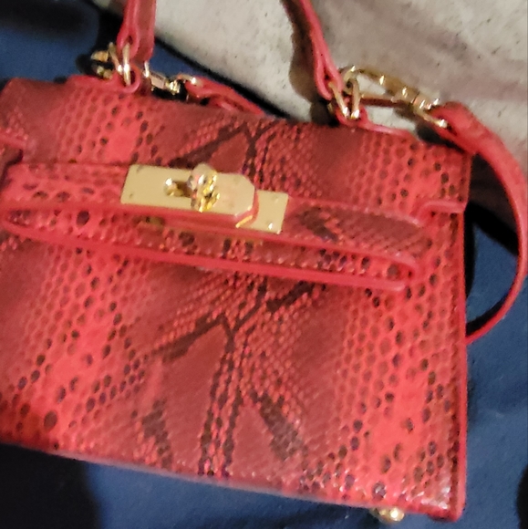 Red snake skin purse - Picture 2 of 3